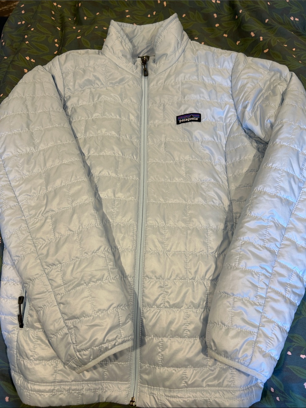 Women’s Patagonia nano puff jacket size large